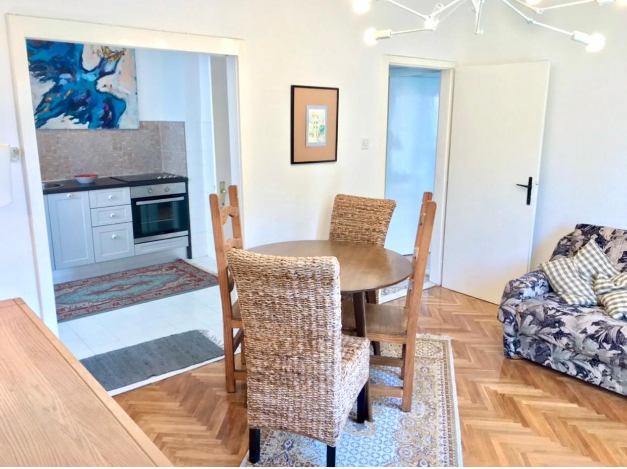 Rosani Oya Apartamento